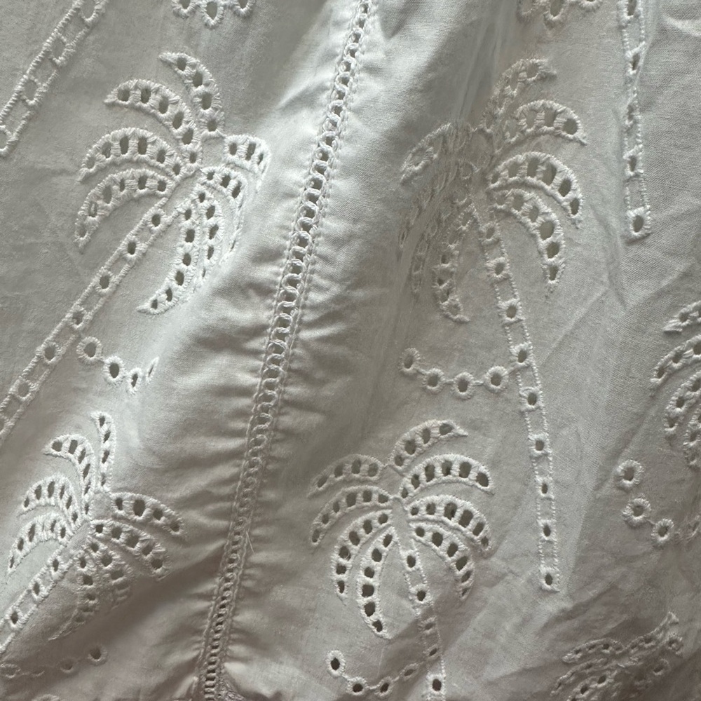 White Eyelet Ruffle-Sleeve Blouse - Picture 3 of 4